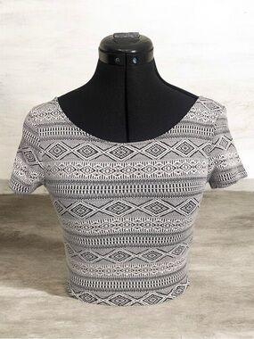H&M Black and White Geometric Scoop Neck Crop Top